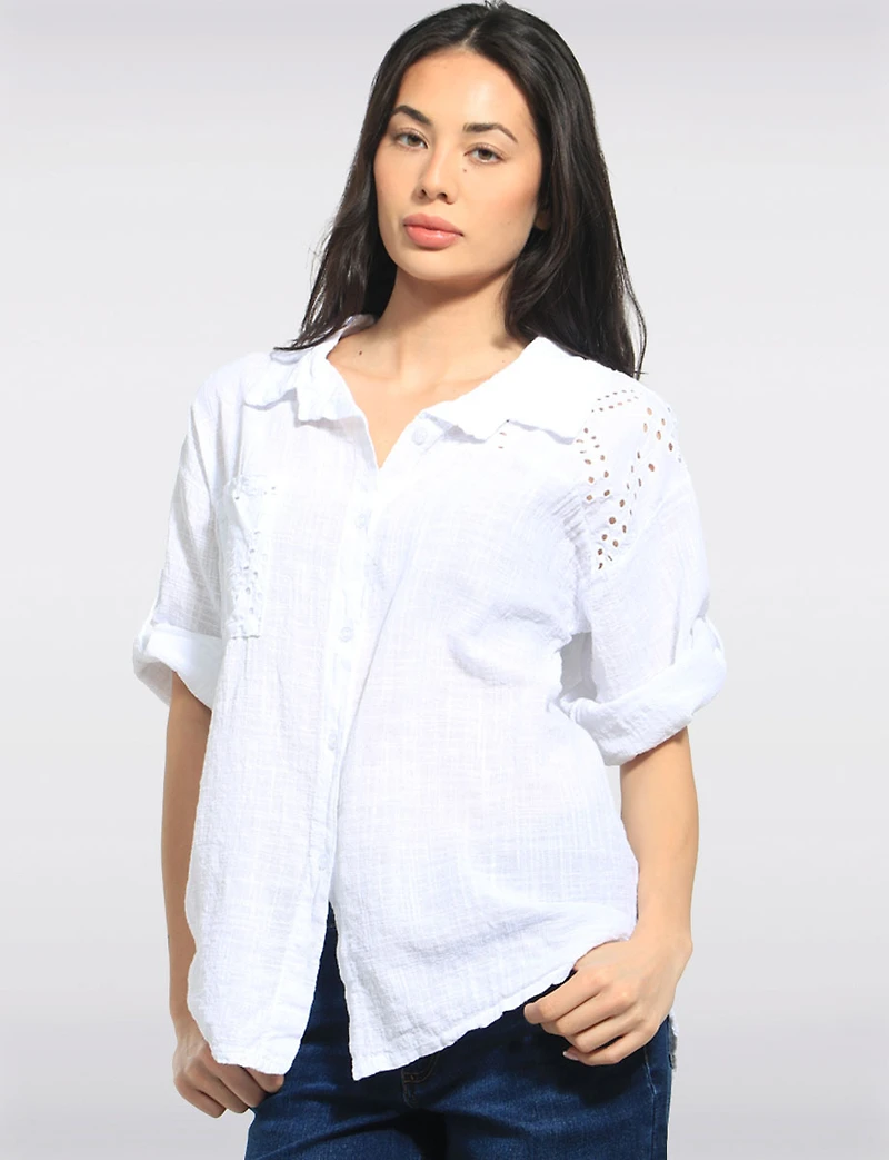 Chemise Broderie Œillet Boutonnée Manches 3/4 Ourlet Asymétrique par Froccella