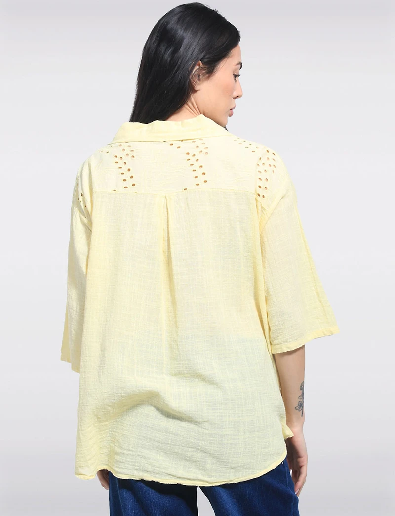 Chemise Broderie Œillet Boutonnée Manches 3/4 Ourlet Asymétrique par Froccella