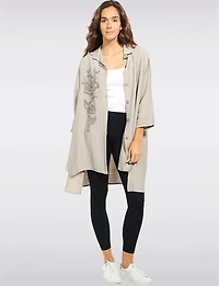 Haut Ample Longue Chemise À Col Boutonné Et Motif Floral Brodé Par Froccella