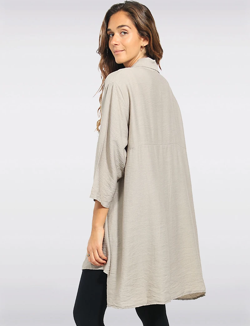 Haut Ample Longue Chemise À Col Boutonné Et Motif Floral Brodé Par Froccella