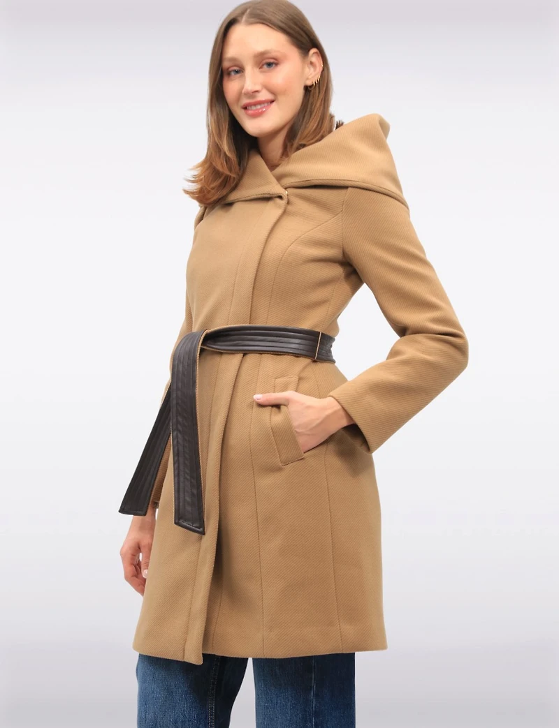 Manteau Trench Végétalien Ceinturé à Grande Capuche par Cole Haan