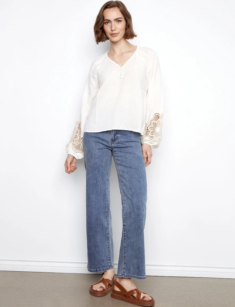 Blouse en Mélange de Lin à Col V Tressé & Détails Dentelle Ajourée par Charlie B