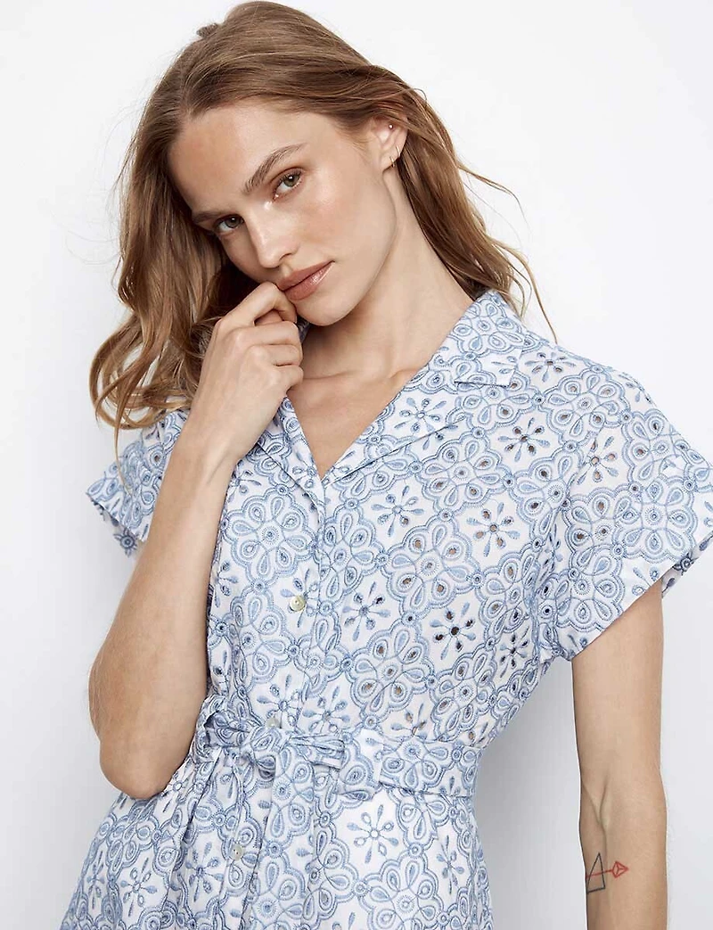 Robe en Broderie Anglaise Boutonnée à Ceinture Amovible & Poches par Charlie B