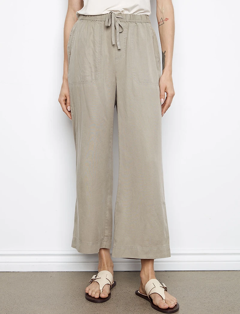Jogger Large Écourté En Tencel Avec Cordons De Serrage Et Poches Par Charlie B