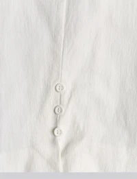 Capri Blanc Coupe Ajustée Extensible avec Deux Poches et Ourlet Boutonné