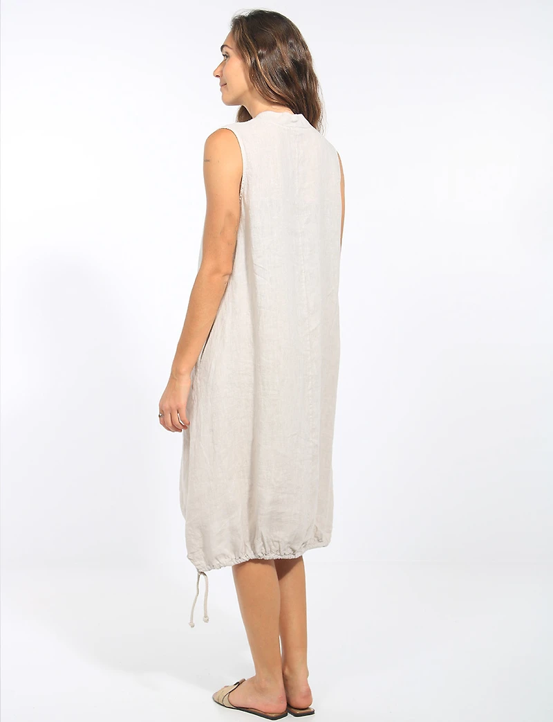 Robe Mi-longue Ample Sans Manches en Lin Avec Col Fendue & Boutons par Froccella
