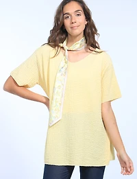 Haut Coupe Amples Texturé à Manches Courtes Avec Foulard par Froccella