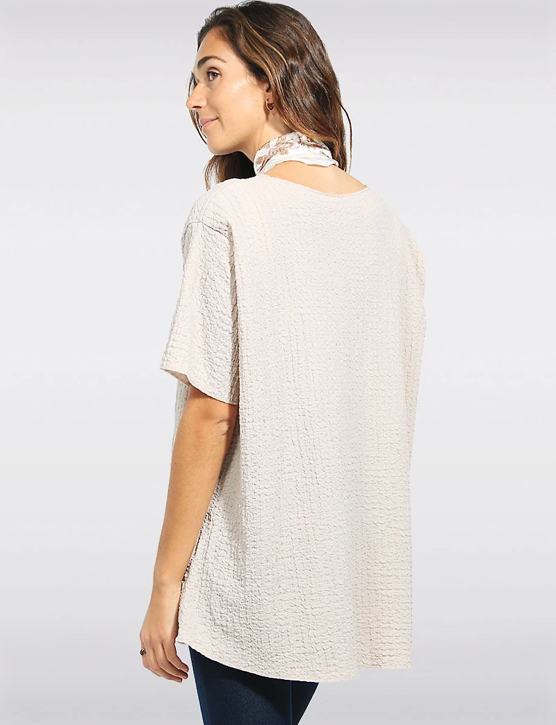 Haut Coupe Amples Texturé à Manches Courtes Avec Foulard par Froccella