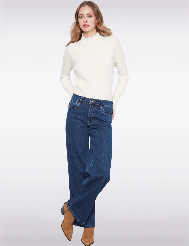 Pantalon Chloe large en denim extensible & taille régulière par Charlie B