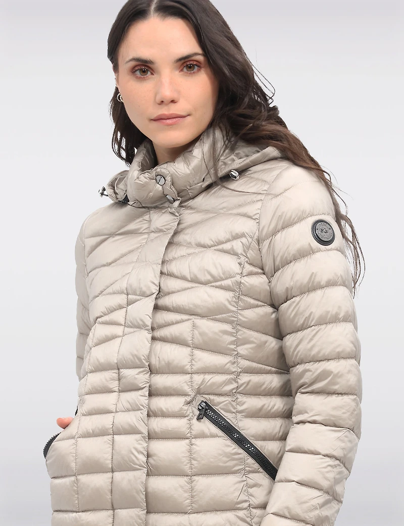 Veste Légère Cornelia Doudoune Matelassée Longue Capuche Amovible Vegan par Saki