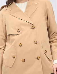 Trench Court Double-Boutonnage Ellen Tracy