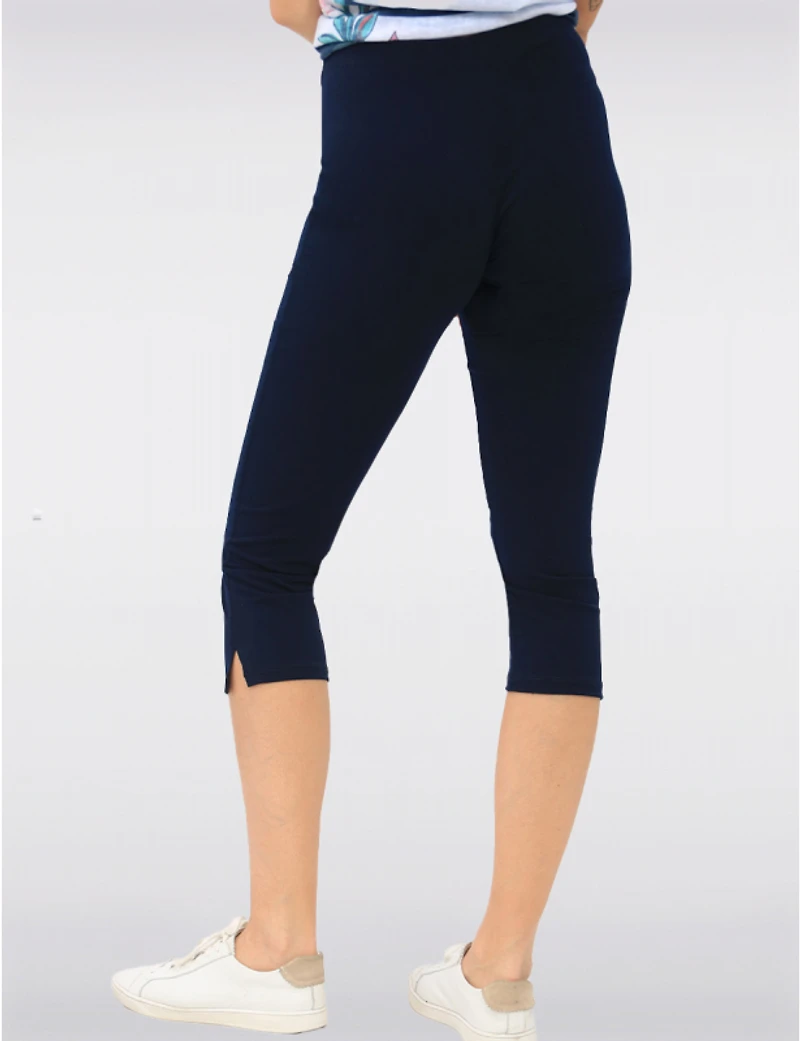 Manteaux | La maison du manteau au Québec Capri Extensible À Taille Mi-haute Avec Trois Boutons Latéraux Par Amani Couture