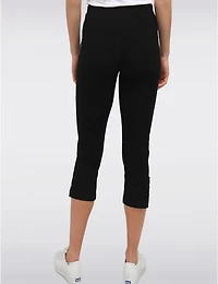 Manteaux Manteaux | La maison du manteau au Québec Legging Capri À Taille Élastique & Fentes Latérales Boutonnées par Amani Couture