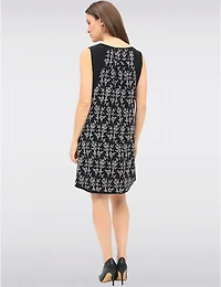 Manteaux | La maison du manteau au Québec Robe Fluide Sans Manches Noire et Blanche avec Empiècement Imprimé par Devia