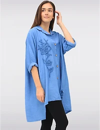 Manteaux Manteaux | La maison du manteau au Québec Chemise Boutonnée 3/4 avec Applique Florale & Fentes Latérales par Froccella