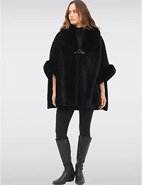 Manteaux Manteaux | La maison du manteau au Québec Cape Noire Ouverte Douce avec Bordure en Fausse Fourrure & Motif Animal Texturé