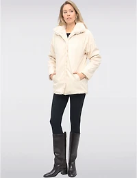 Manteau Réversible Vegan Doux en Fausse Fourrure & Lisse À Coupe Droite Par Saki