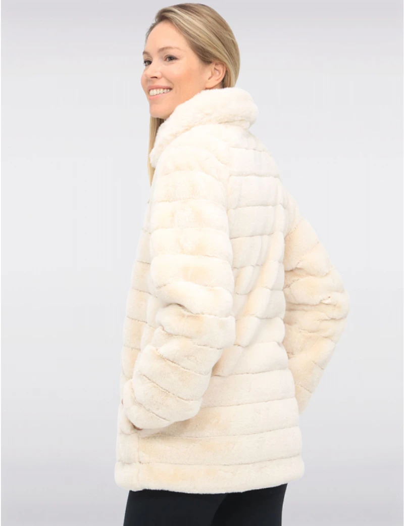 Manteau Réversible Vegan Doux en Fausse Fourrure & Lisse À Coupe Droite Par Saki