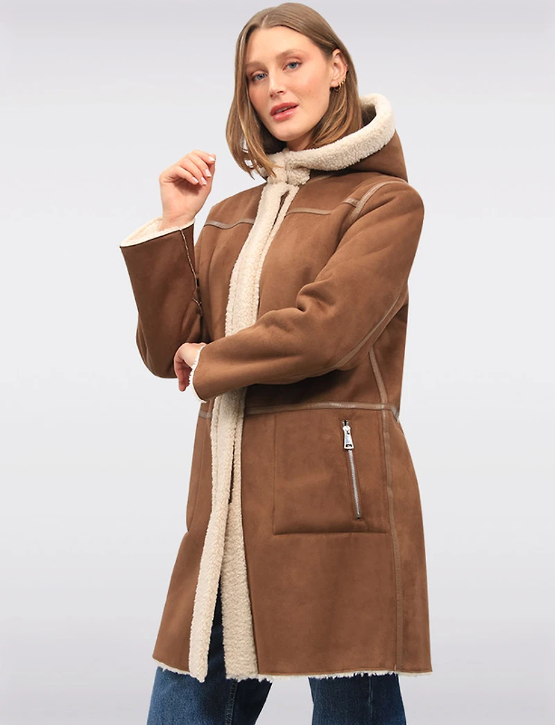 Manteau Réversible À Capuche en Faux Daim Et Sherpa Doux Par Saki
