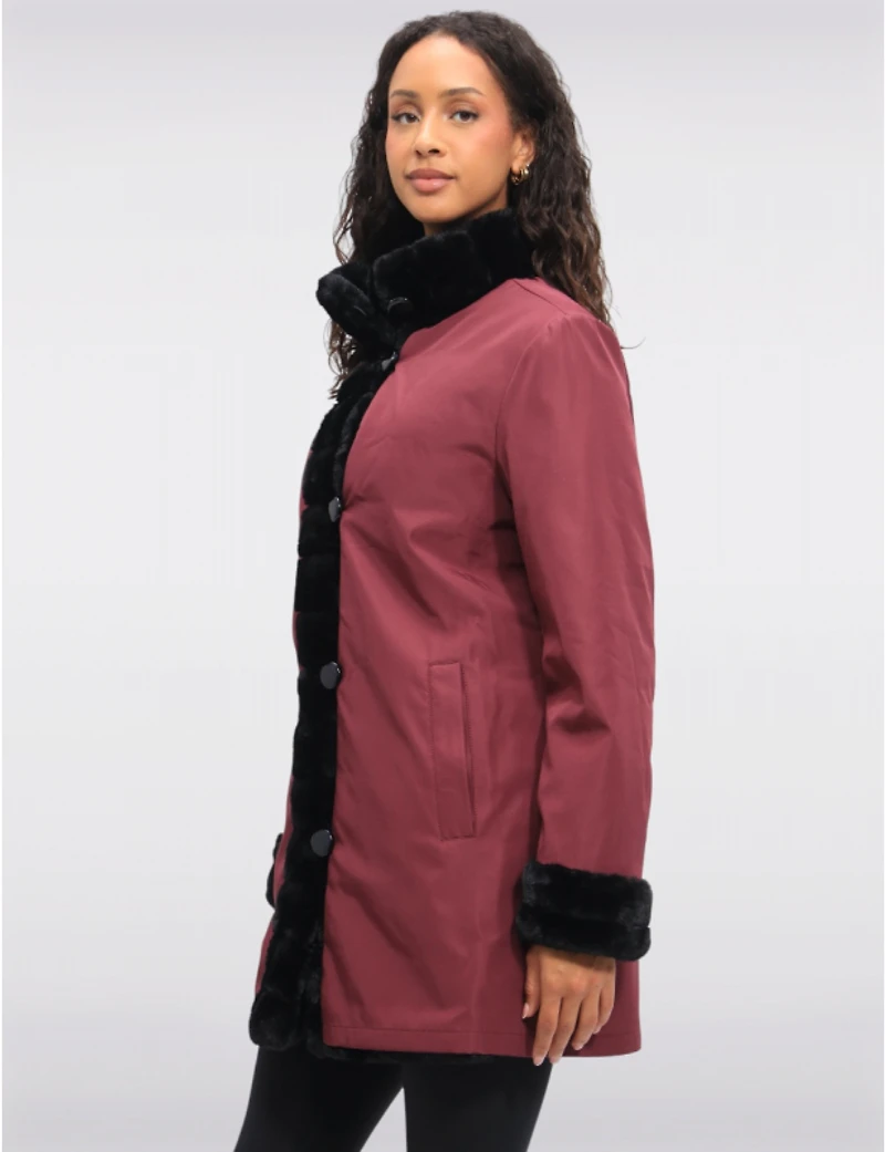 Manteau Végan Réversible en Fausse Fourrure Avec Fermeture À Boutons Par Saki