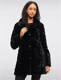 Manteau Végan Réversible en Fausse Fourrure Avec Fermeture À Boutons Par Saki
