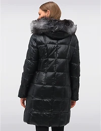 Manteaux | La maison du Manteau au Québec Beatrice Matelassé Ciré À Capuche Bordée De Fourrure Véritable Par Sokos