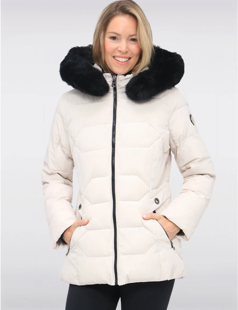 Végan Veste matelassée avec capuche en fausse fourrure par Saki