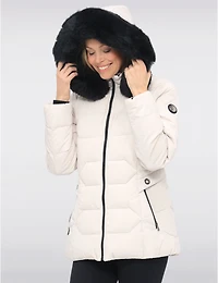 Végan Veste matelassée avec capuche en fausse fourrure par Saki