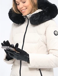 Végan Veste matelassée avec capuche en fausse fourrure par Saki