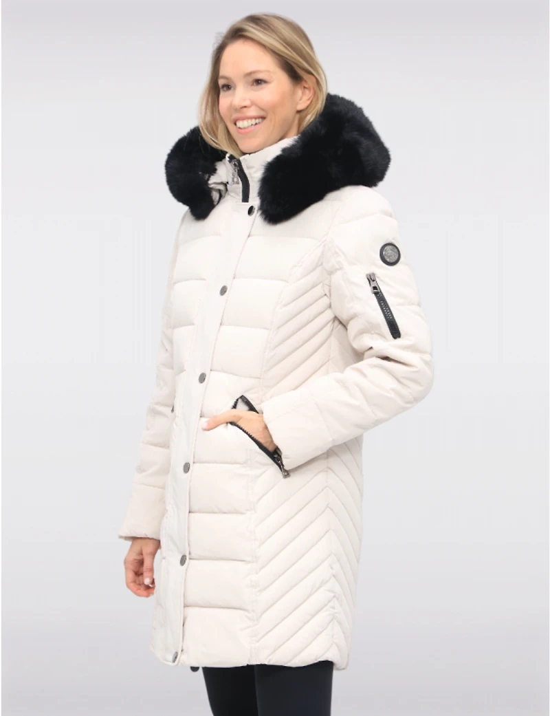 Manteau Doudoune Eco-Duvet Cire Avec Capuchon & Fourrure Vegan Amovible par Saki