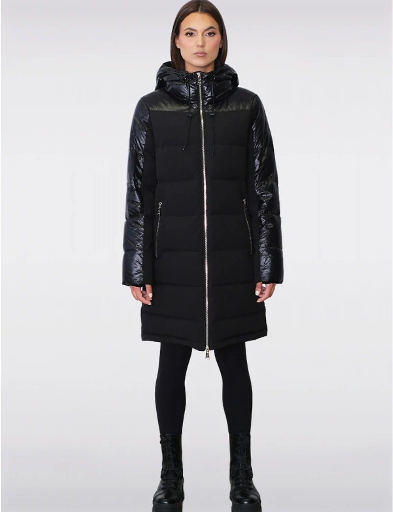 Manteau Elegant Matelassé Cintré en Duvet avec Capuche Attache?e par Sicily