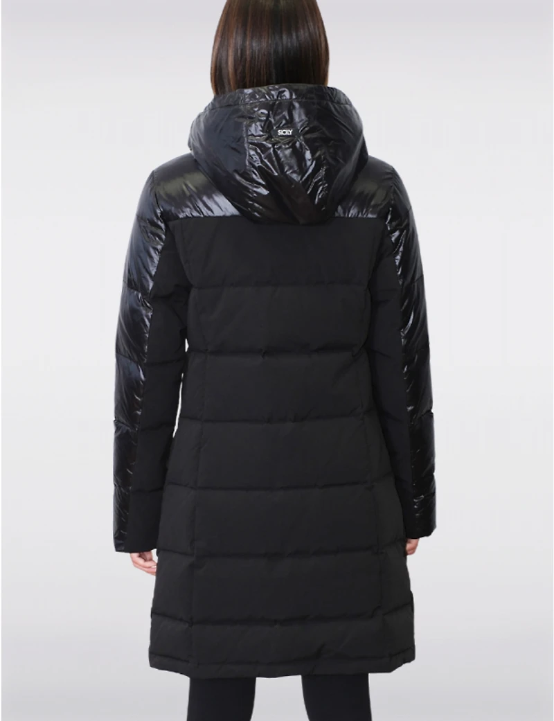 Manteau Elegant Matelassé Cintré en Duvet avec Capuche Attache?e par Sicily