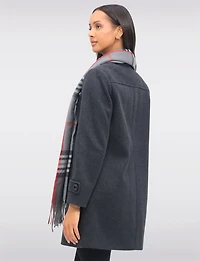 Manteau Sara Col Chemise Boutonnage Simple & Écharpe À Carreaux Incluse Par Saki
