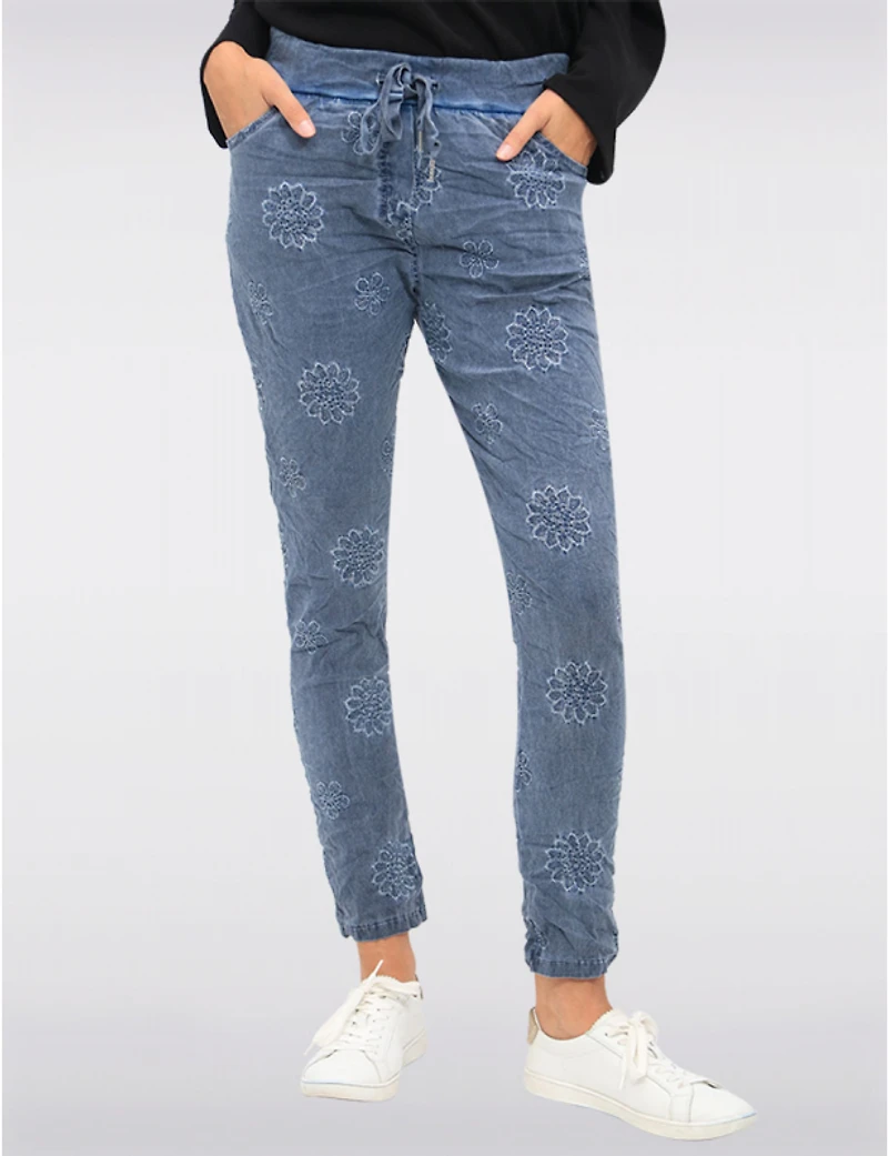 Manteaux Manteaux | La maison du manteau au Québec Pantalon Ajusté Froissé à Enfiler avec Détail Brodé sur le Devant par Froccella