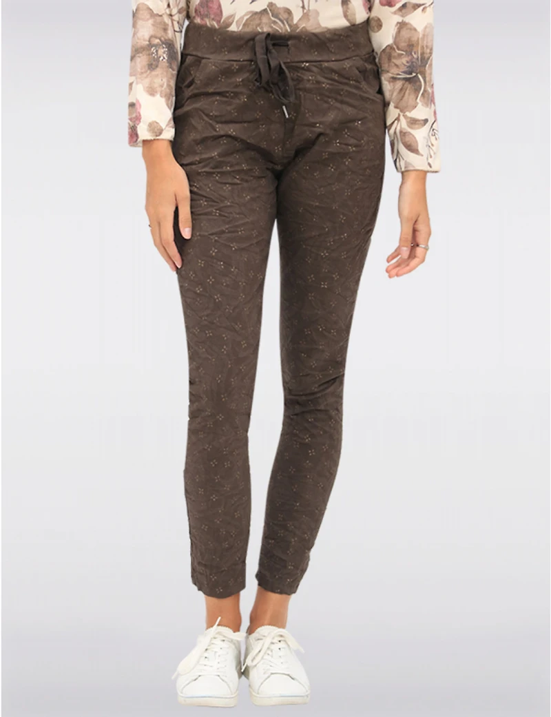 Manteaux Manteaux | La maison du manteau au Québec Pantalon Froissé Extensible à Enfiler avec Détails Dorés et Poches par Froccella