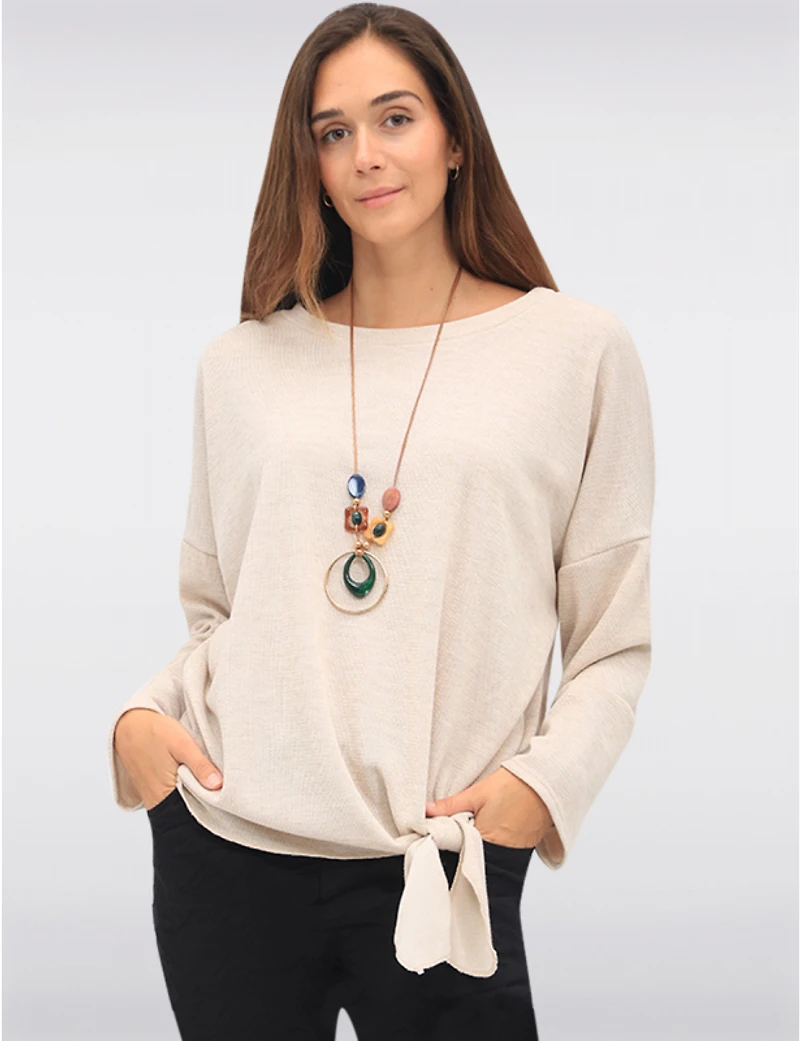 Manteaux | La maison du manteau au Québec Haut Texturé à Manches 3/4 Col Rond avec Nœud Frontal et Collier par Froccella