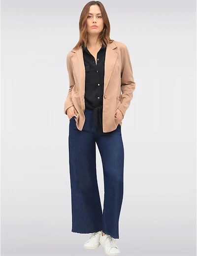 Manteaux | La maison du manteau au Québec Blazer Elegant à Coupe Ajustée Revers Cranté & Poches Passepoilées par Froccella