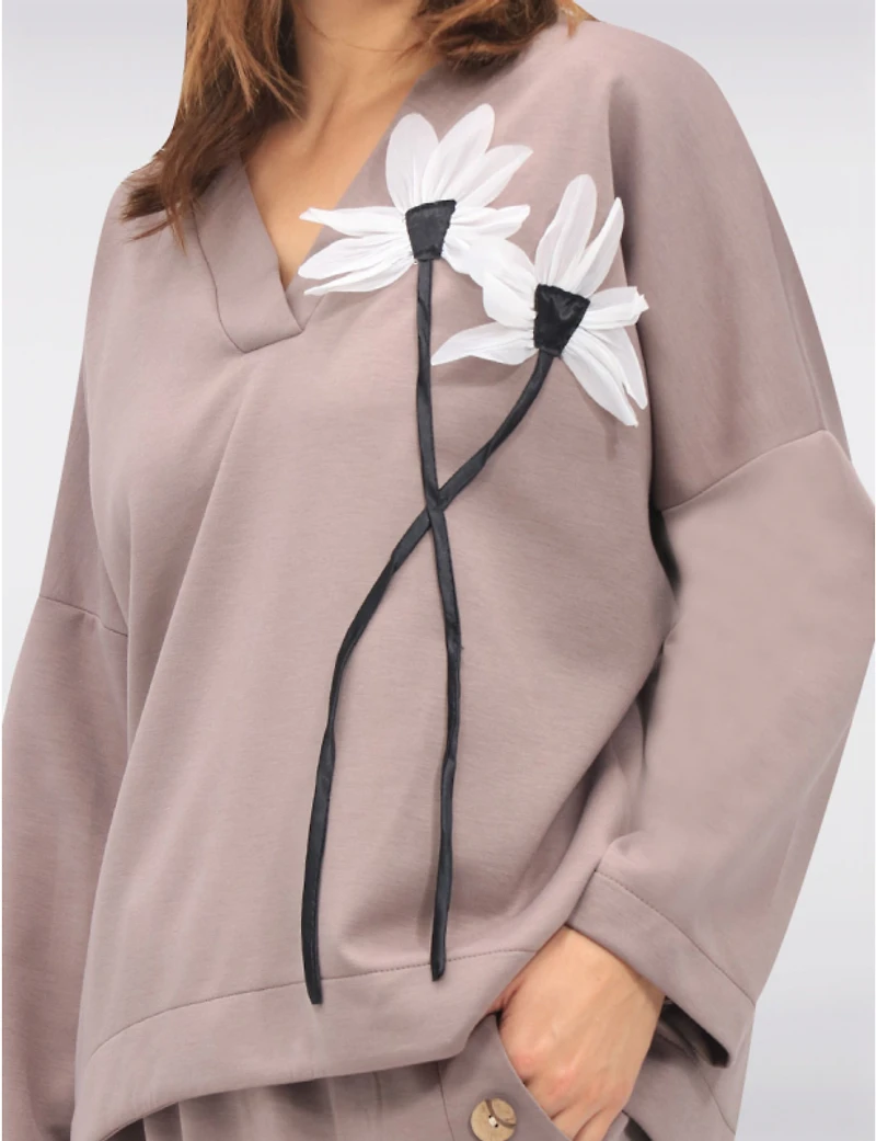 Manteaux Manteaux | La maison du manteau au Québec Pull Col V avec Appliqué Floral Fronces aux Ourlets & aux Manches par Froccella