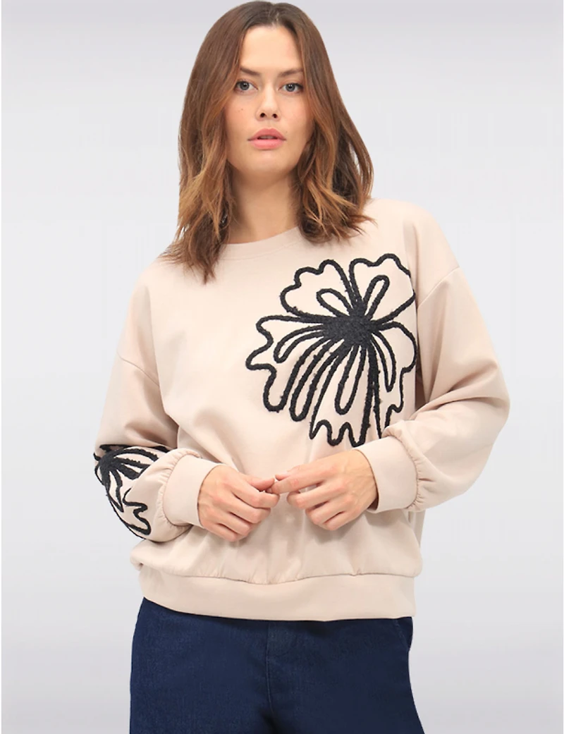 Manteaux | La maison du manteau au Québec Pull Extensible avec Détail de Fleur en Bouclé et Poignets Froncés par Froccella
