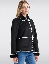 Manteaux | La maison du Manteau au Québec Court À Bordures Blanches en Fausse Suède Fourrure Par Ellen Tracy