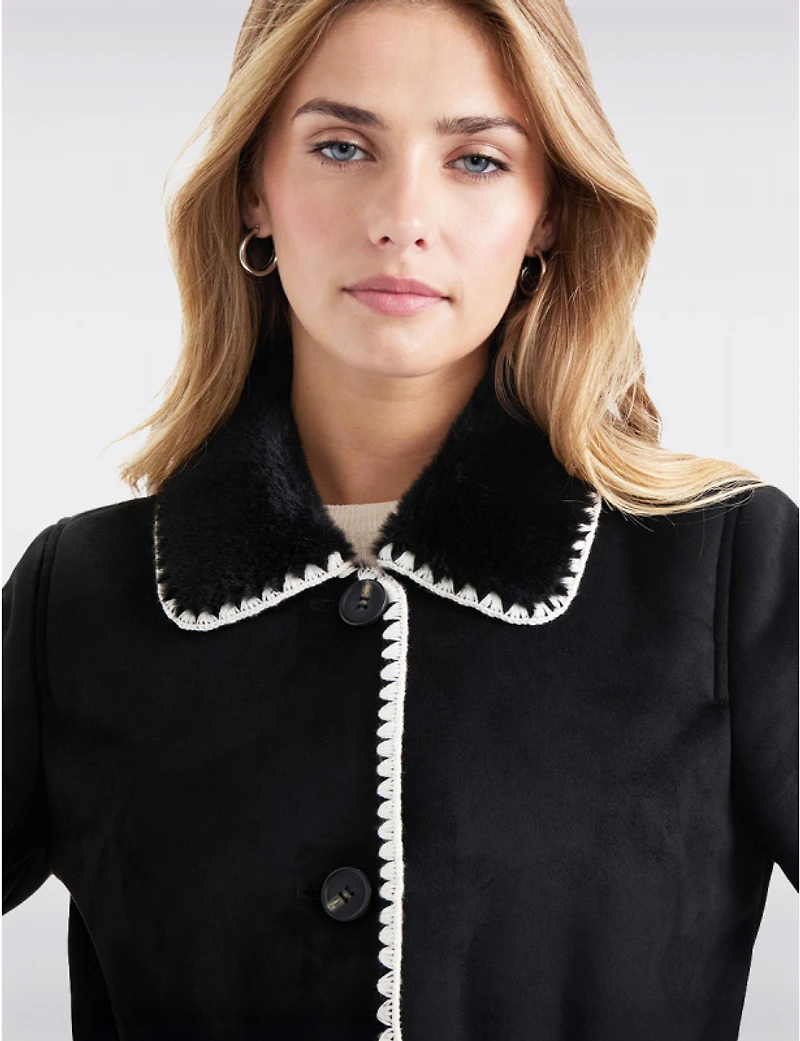 Manteaux | La maison du Manteau au Québec Court À Bordures Blanches en Fausse Suède Fourrure Par Ellen Tracy