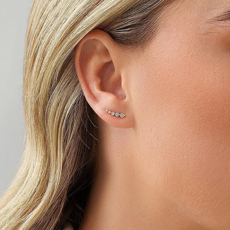 Boucles d'oreilles grimpeuses avec 0,25 carat TW de diamants en or jaune 10 kt