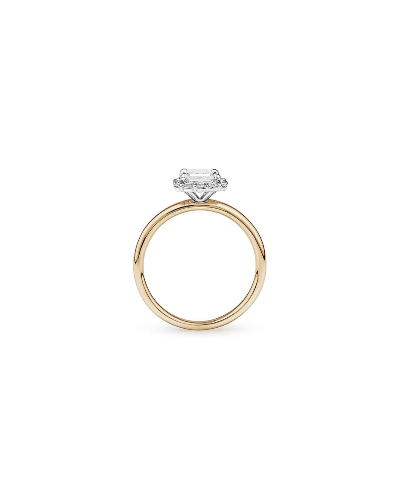 Bague De Fiançailles Halo En Diamant De Laboratoire Taille Émeraude De 1,46 Carat Poids Total En Or Jaune Et Blanc 14 Carats