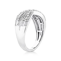 Bague en or blanc 10 K avec diamants totalisant 0,50 ct