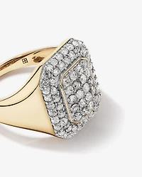 Carat TW of Cluster Diamonds in 10kt Yellow Gold