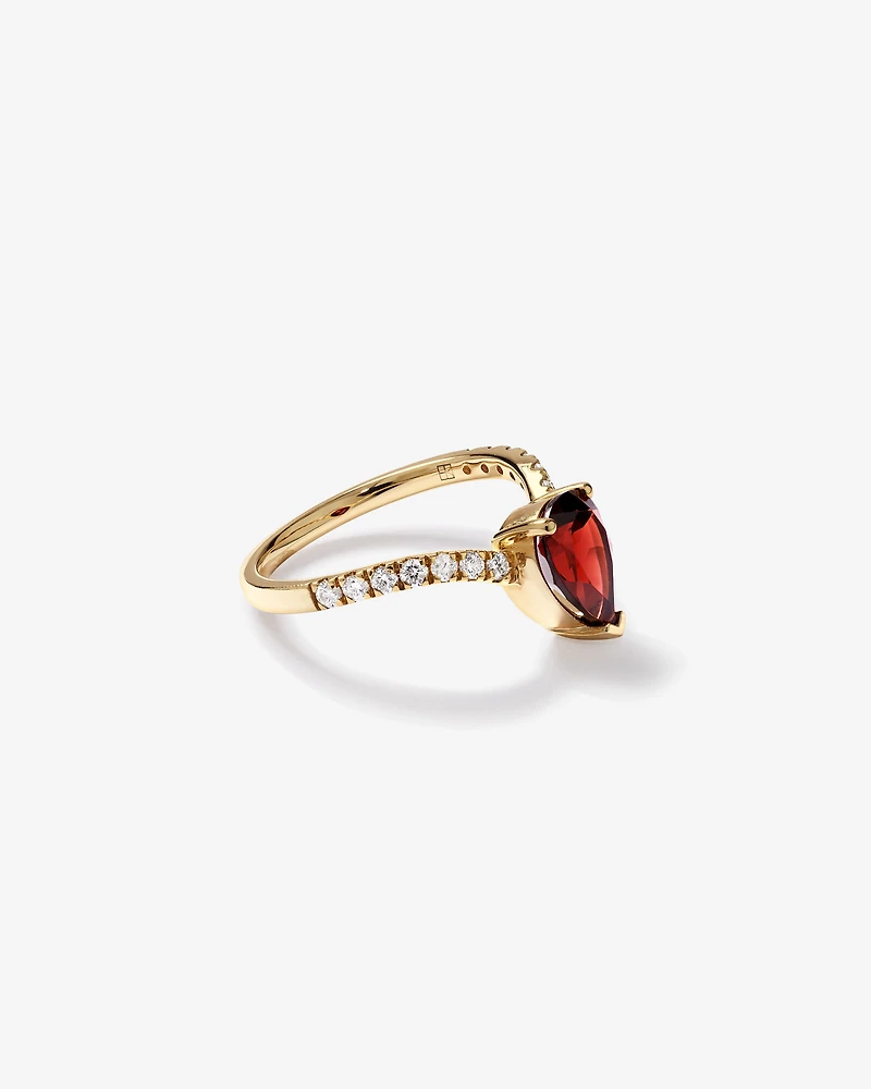 Bague Chevron avec Grenat Poire et 0,25 Carat PT de Diamants Ronds en Or Jaune 10 carats