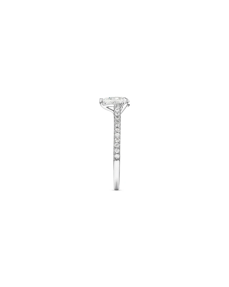 Bague de fiançailles en or blanc 14 K avec solitaire taille en poire et diamants totalisant 1,12 ct