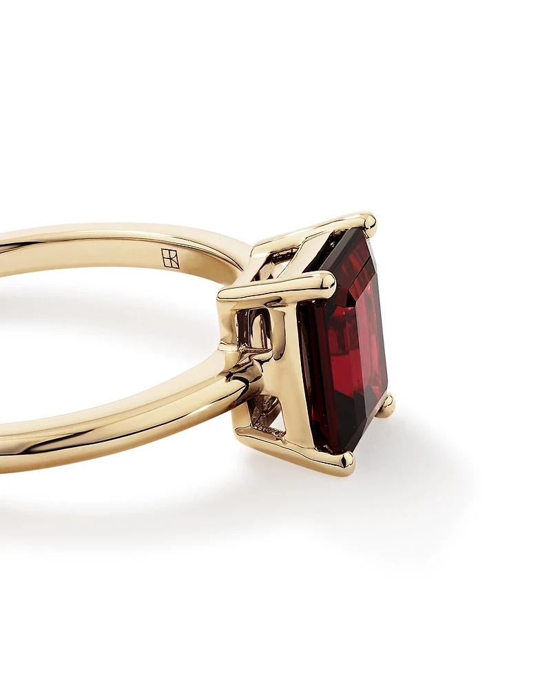 Bague Solitaire Avec Grenat Rouge Taille Émeraude En Or Jaune 10 Ct