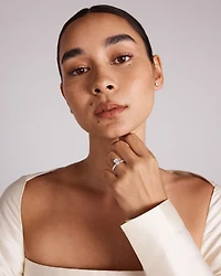 Bague de fiançailles en diamant de laboratoire taille émeraude 1,94 carat poids total en or blanc 14 kt