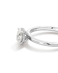 0,68 Carat Poids Total Bague De Fiançailles En Diamant Solitaire Coupe Ovale, Pavé Avec Halo Caché, En Platine